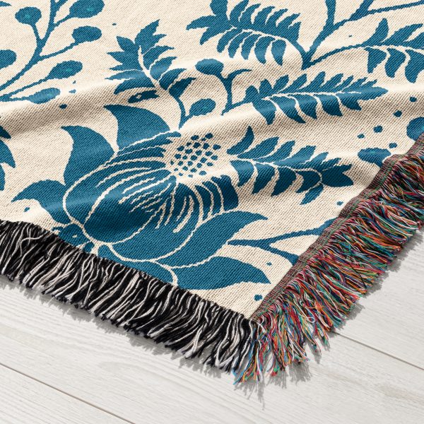 Blue-Blossom-Woven-Blanket-close-up